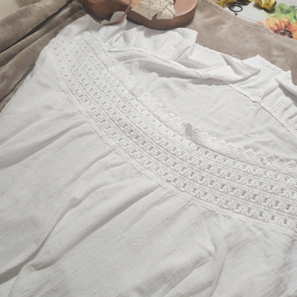 Lovely White Off-Shoulder High Low Dress;  Beach Ready 🌊🌊🌊🌼🌊🌊🌊 - Picture 5 of 13